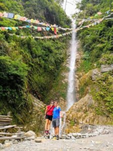 BITTOR Y YO CASCADA NEPAL
